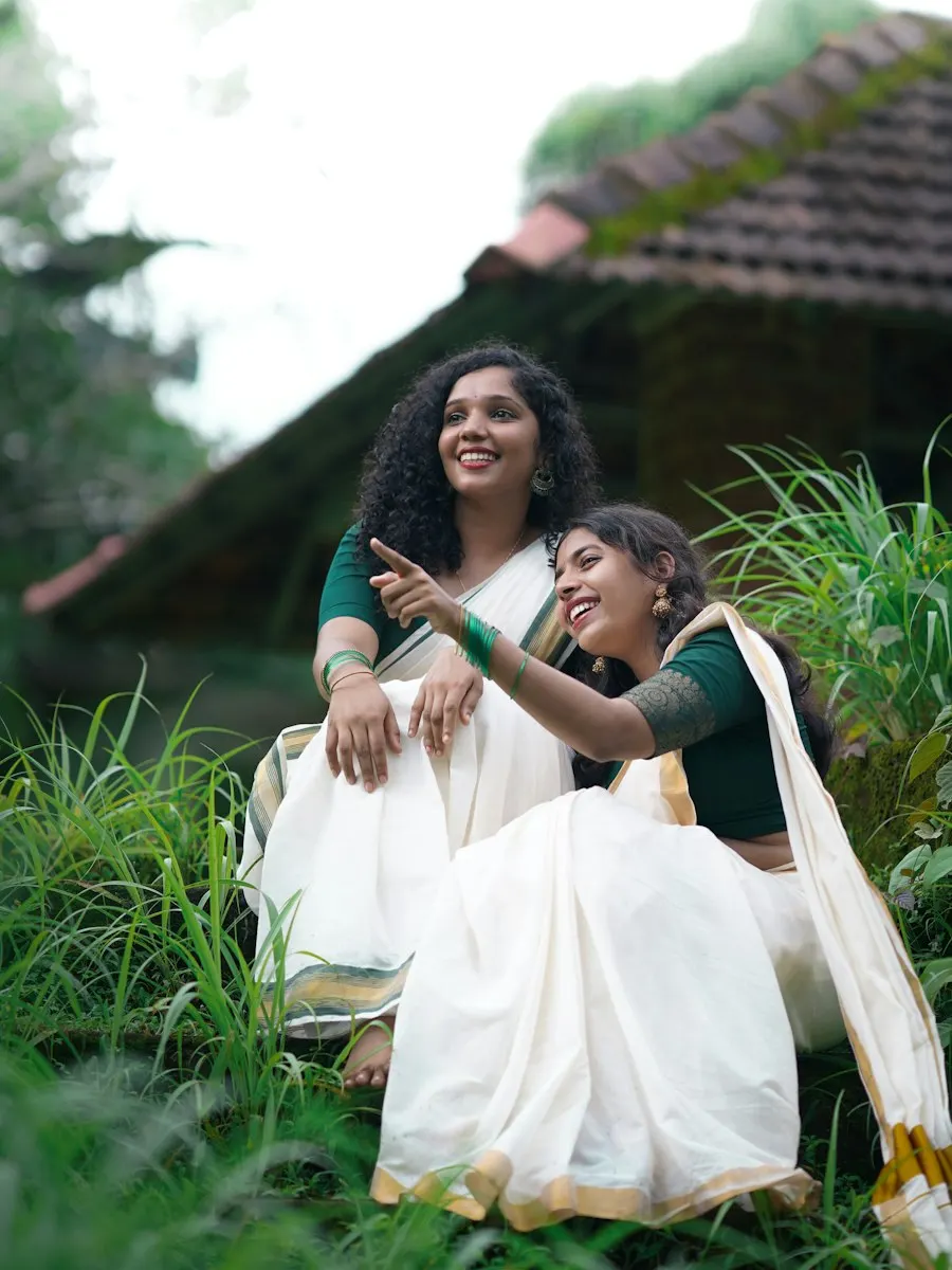 Graceful White Gold Saree - Your New Favourite