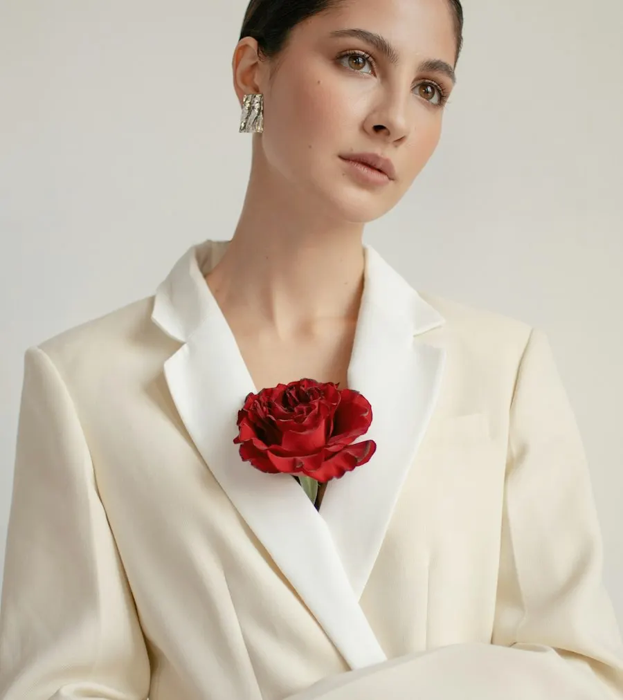 Elegant White Linen Blend Blazer - Festive to Brunch Ready