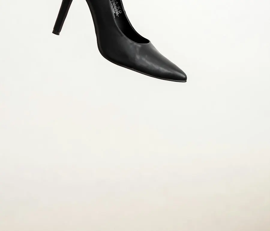 Trendy Black Leather Shoes - Soft, Flattering & Easy