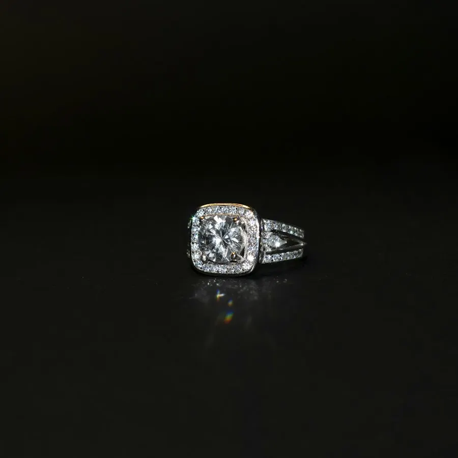 Luxe Black Ring - Effortless All-Day Glam