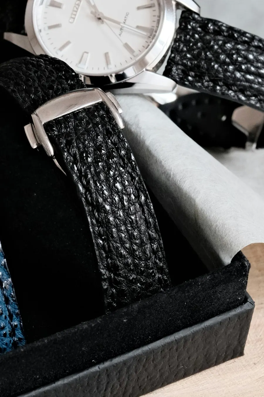 Everyday Silver Leather Watch - Grab-and-Go Essential