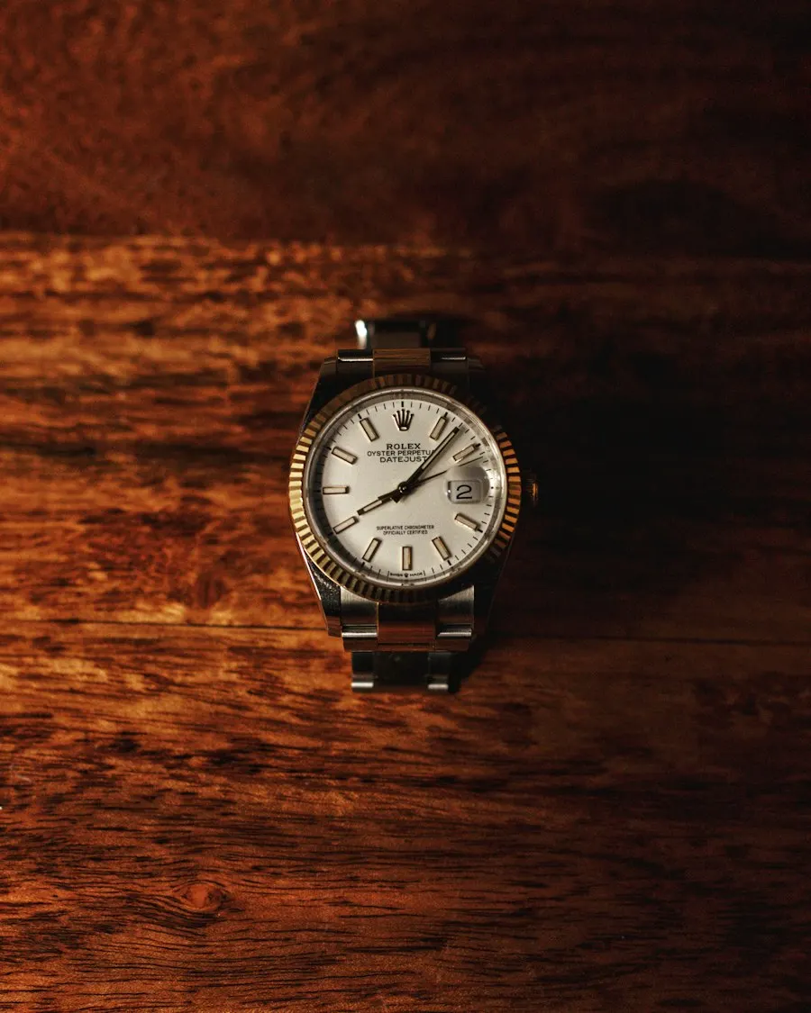 Iconic Silver Watch - Style That Lasts