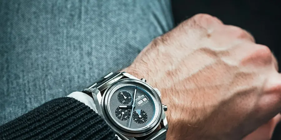 Minimal Leather Strap Watch - Everyday Statement Piece