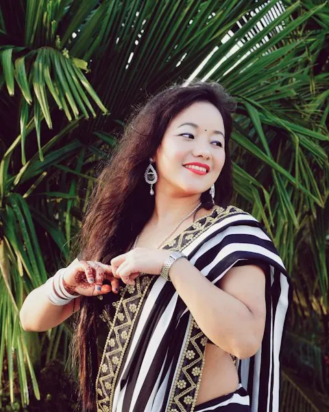 Signature White Georgette Saree - Made to Turn Heads