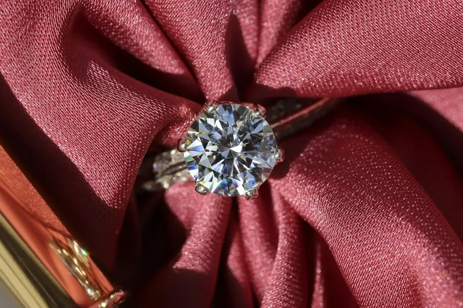 Graceful Silver Ring - Insta-Ready Look