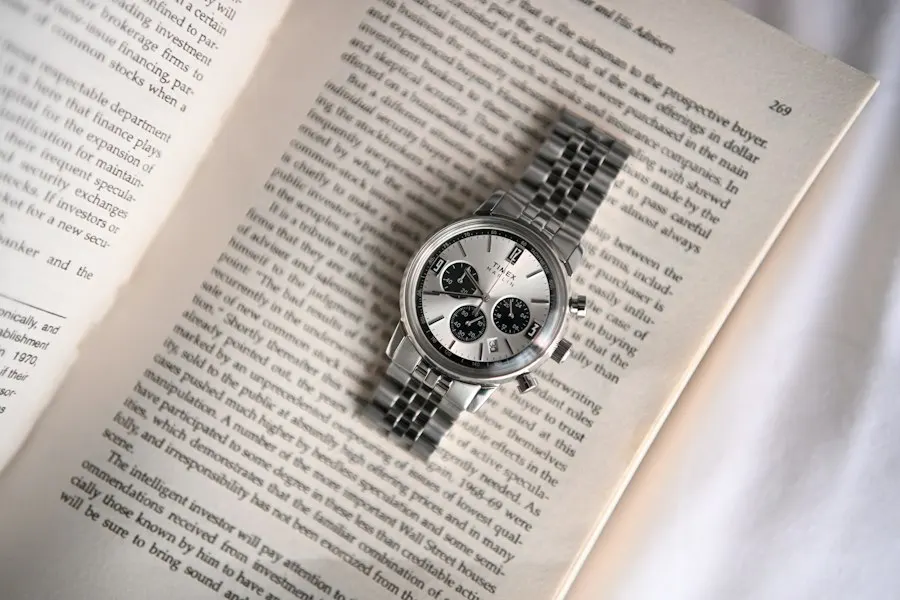 Modern Silver Watch - Made for Daily Use