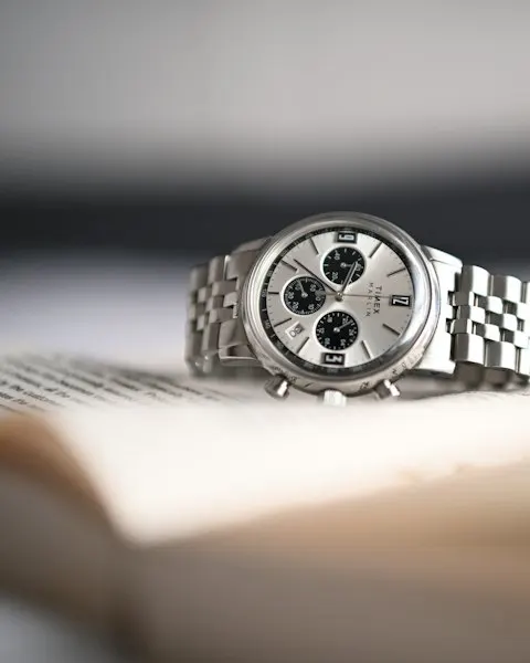Modern Silver Watch - Made for Daily Use