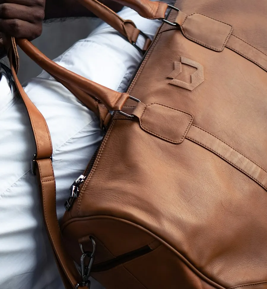 Rugged Brown Leather Bag - Standout Everyday Essential